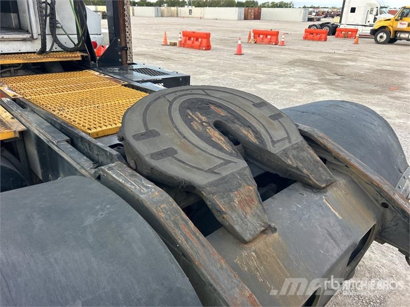 Capacity TJ5000 4x2 Spotter Truck Tractores terminais