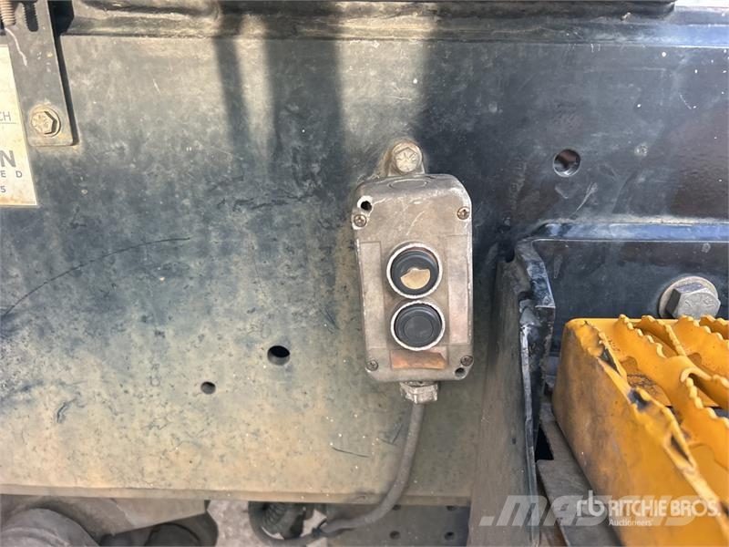 Capacity TJ5000 4x2 Spotter Truck Tractores terminais