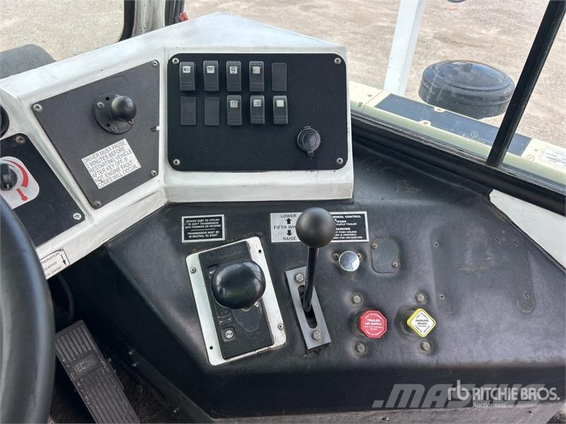 Capacity TJ5000 4x2 Spotter Truck Terminaalitraktorit