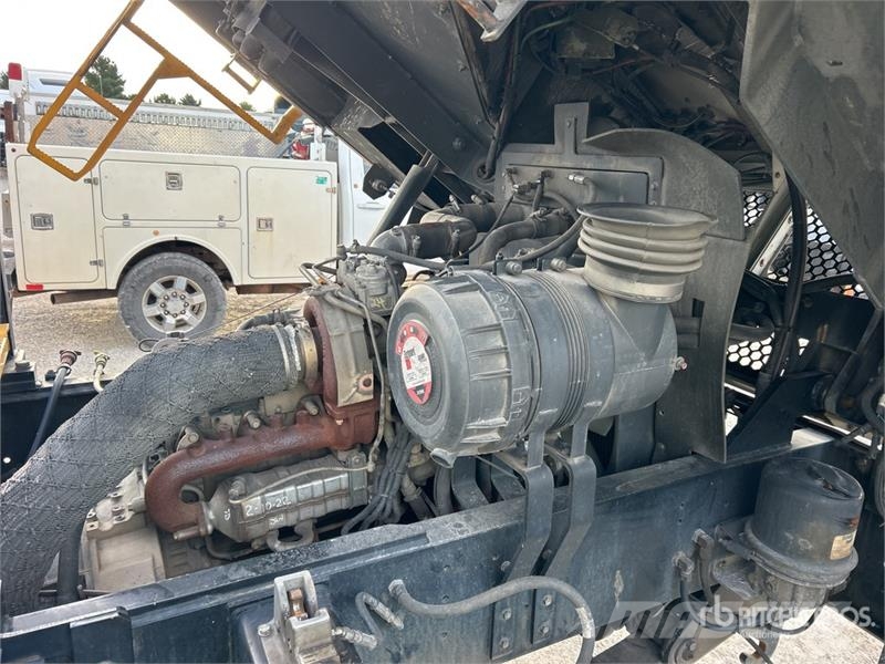 Capacity TJ5000 4x2 Spotter Truck Tractores terminais