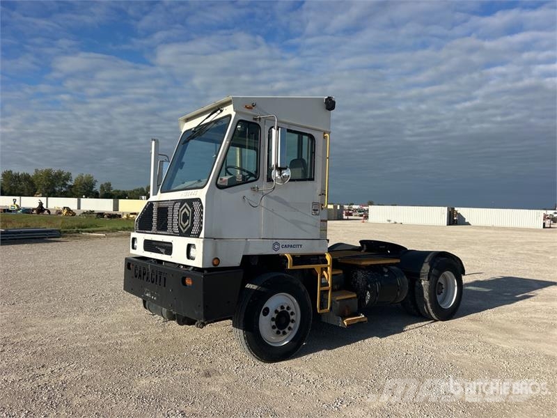 Capacity TJ5000 4x2 Spotter Truck Tractores terminais