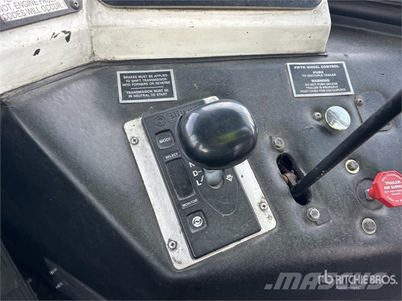 Capacity TJ5000 4x2 Spotter Truck Tractores terminais