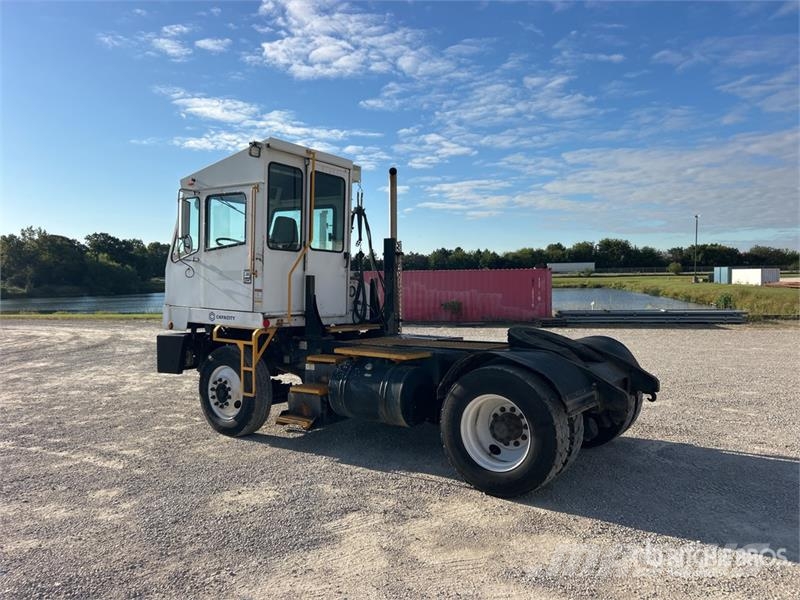 Capacity TJ5000 4x2 Spotter Truck Tractores terminais