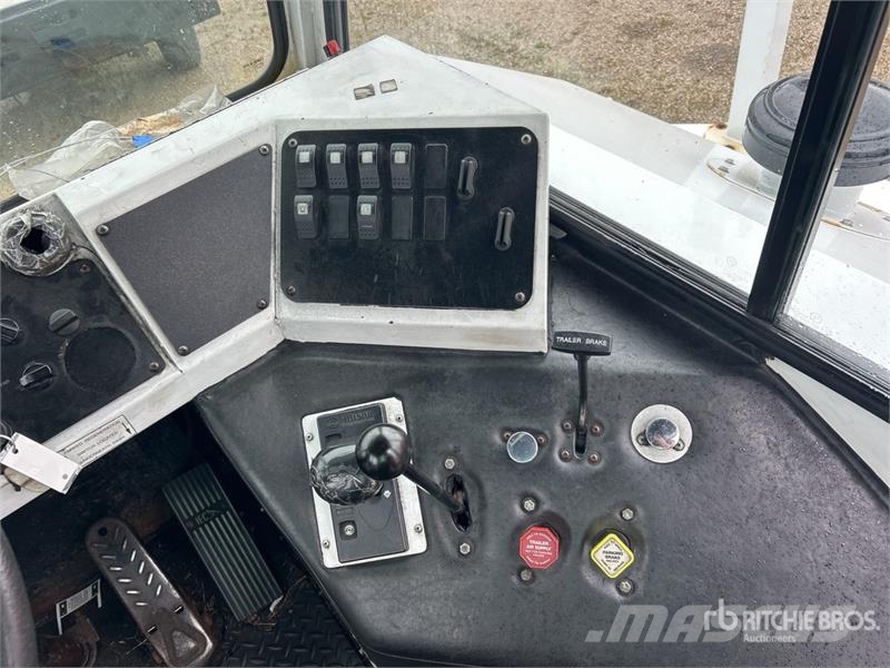 Capacity TJ5000 4x2 Spotter Truck Terminaltraktor