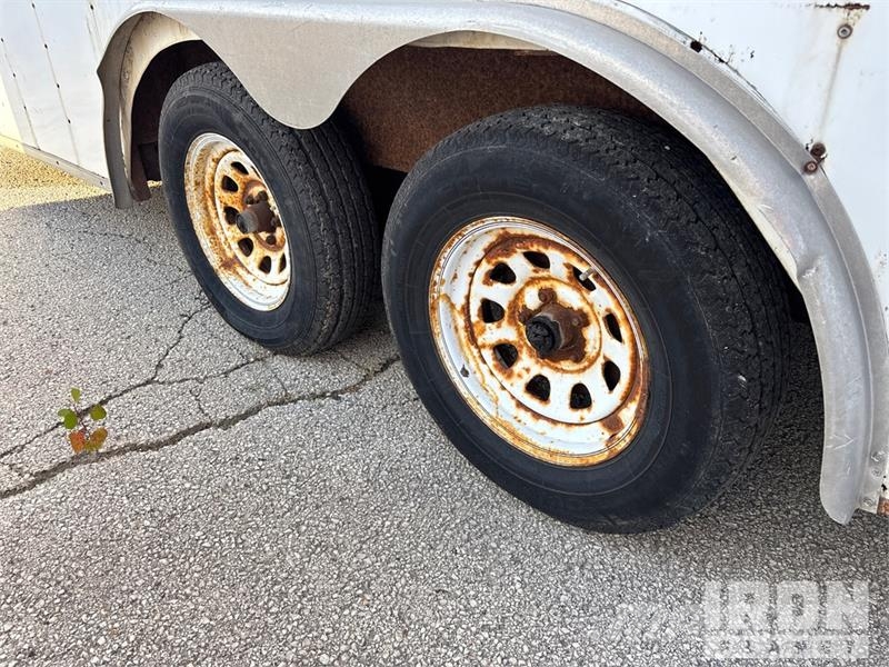 Cargo Mate 20 ft T/A Enclosed Trailer Prikolice sa sandukom