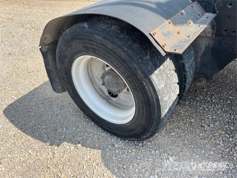 CARGOTEC 4x2 Spotter Truck (Inoperable) Terminaltrekkers