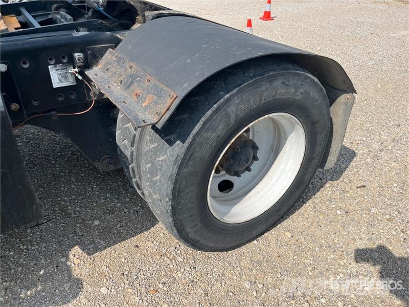 CARGOTEC 4x2 Spotter Truck (Inoperable) Terminaltrekkers
