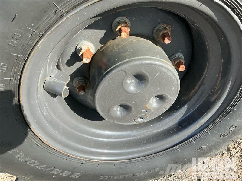 CASE 221F Radlader