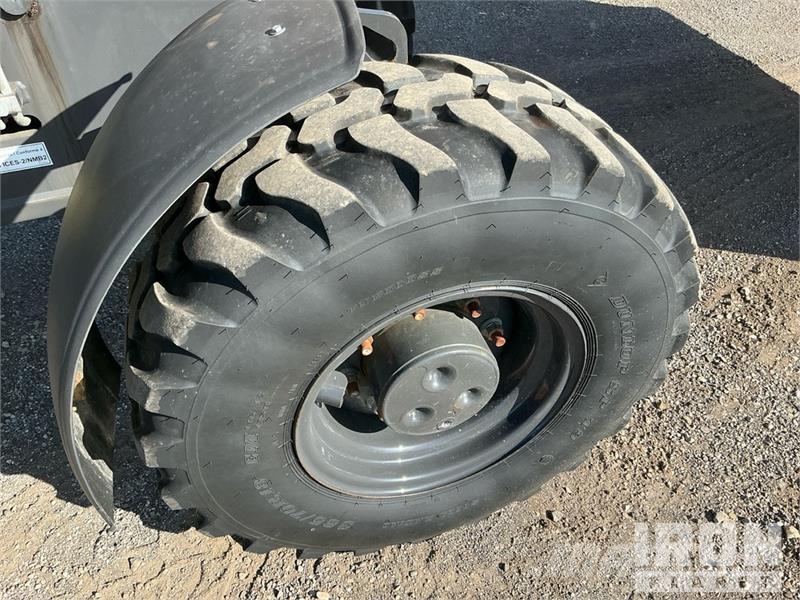CASE 221F Radlader