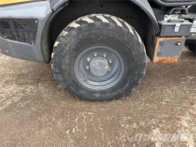 CASE 321F Radlader