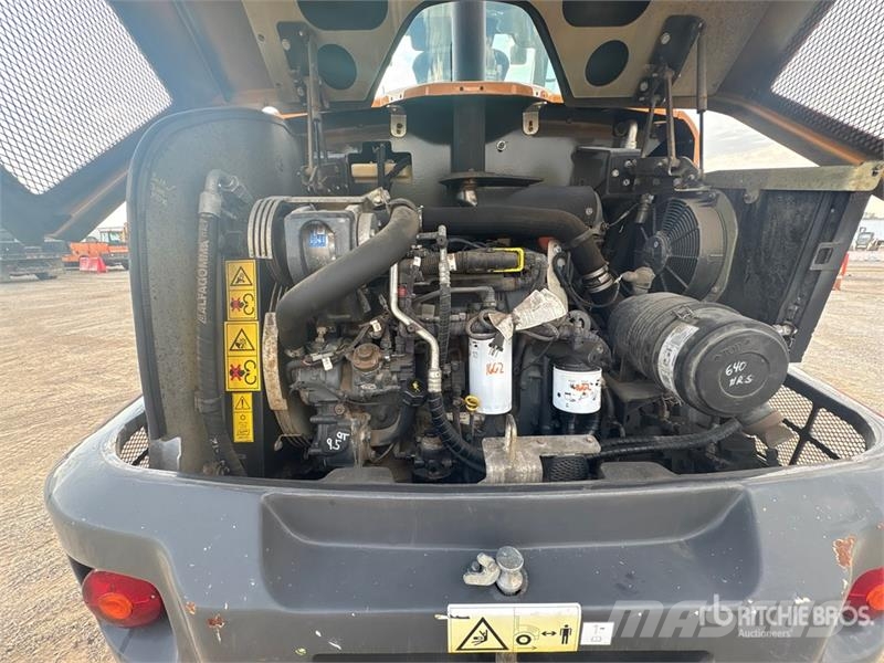 CASE 321F Radlader