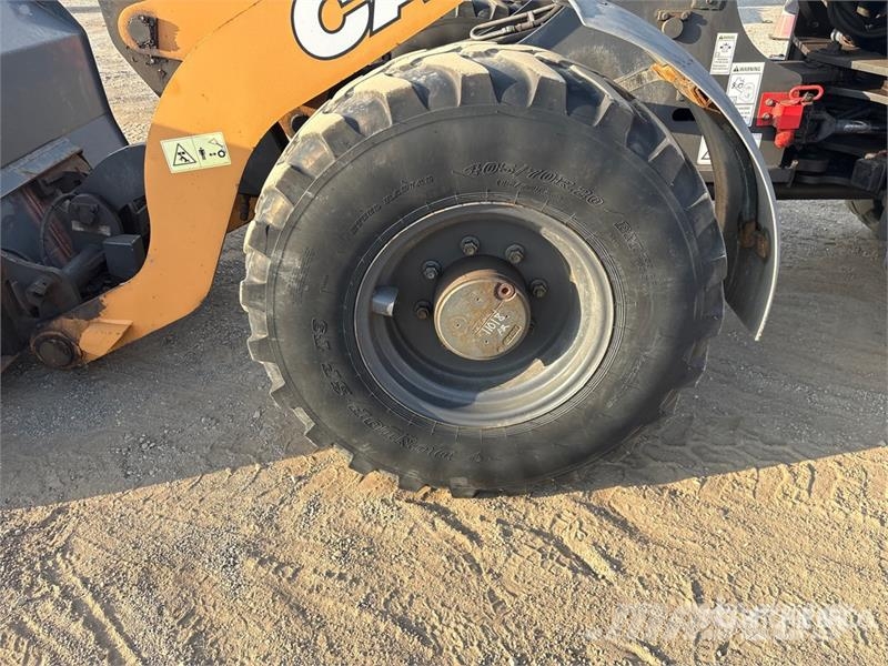 CASE 321F Radlader