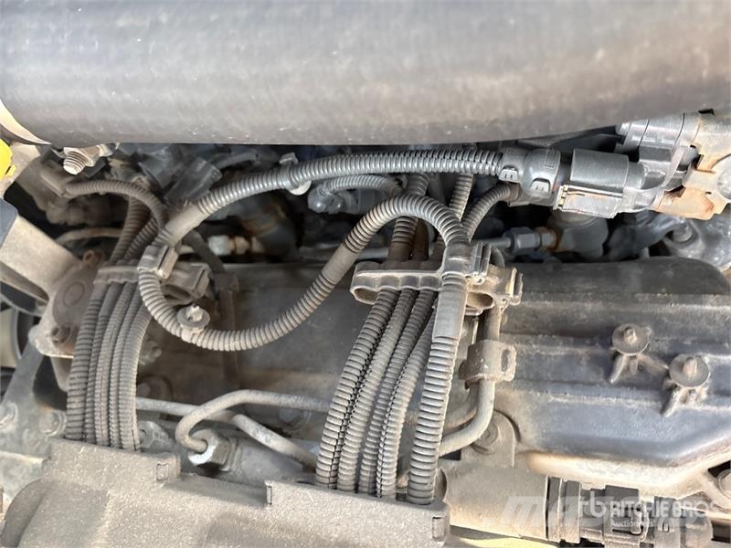 CASE 321F Radlader