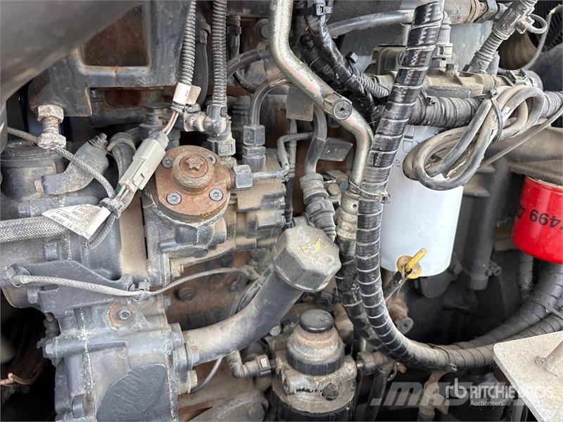 CASE 321F Radlader