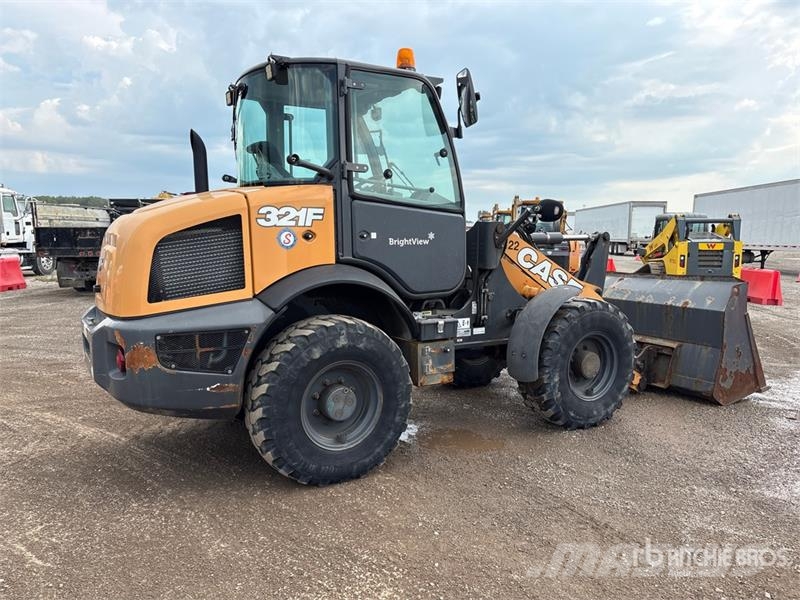 CASE 321F Radlader