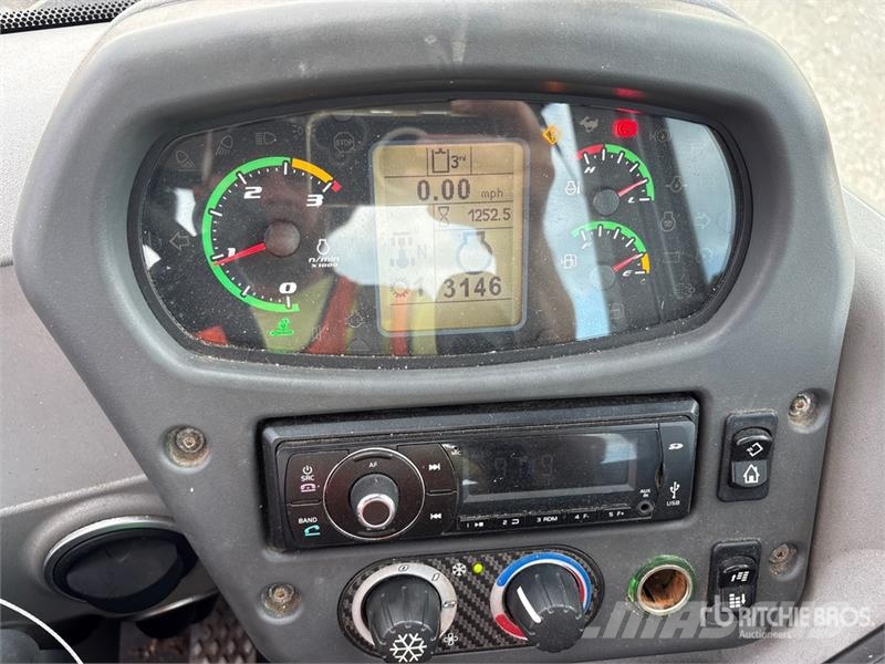 CASE 321F Radlader