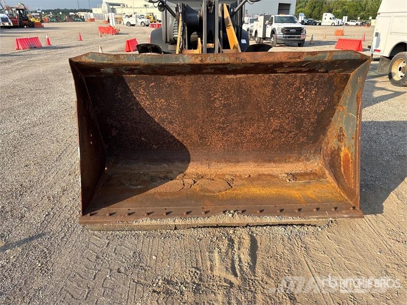 CASE 321F Radlader