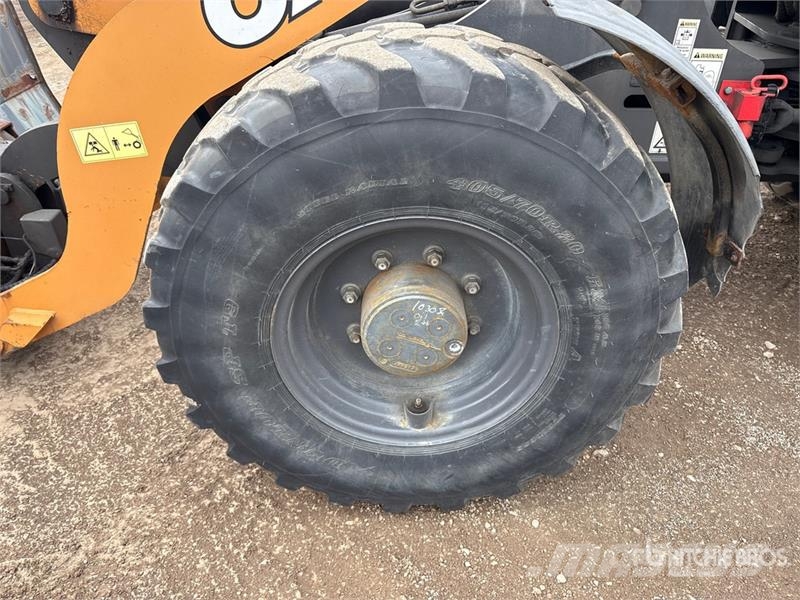 CASE 321F Radlader