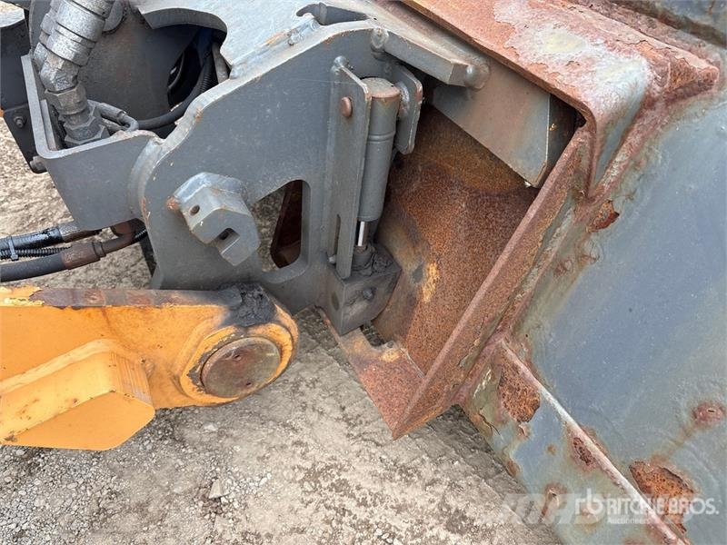 CASE 321F Radlader