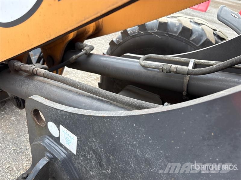 CASE 321F Radlader