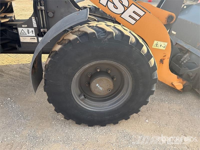 CASE 321F Radlader