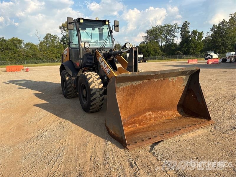 CASE 321F Radlader