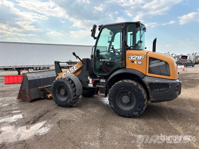 CASE 321F Radlader