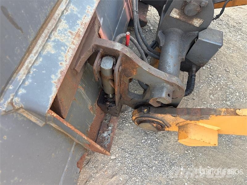CASE 321F Radlader