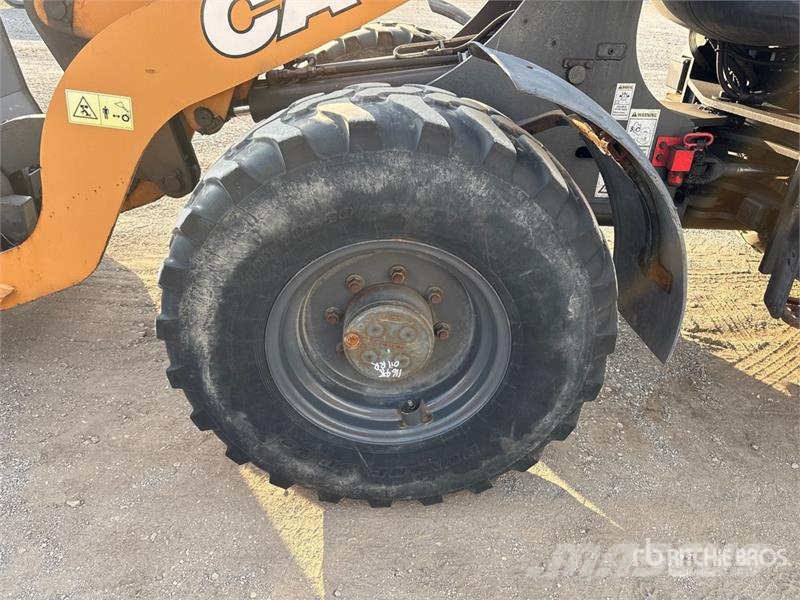 CASE 321F Radlader