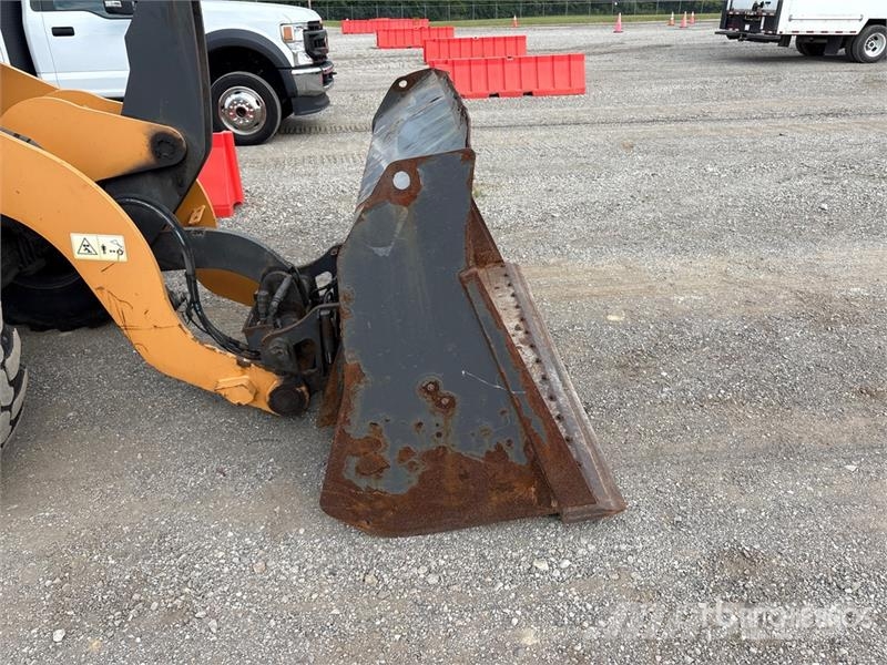 CASE 321F Radlader