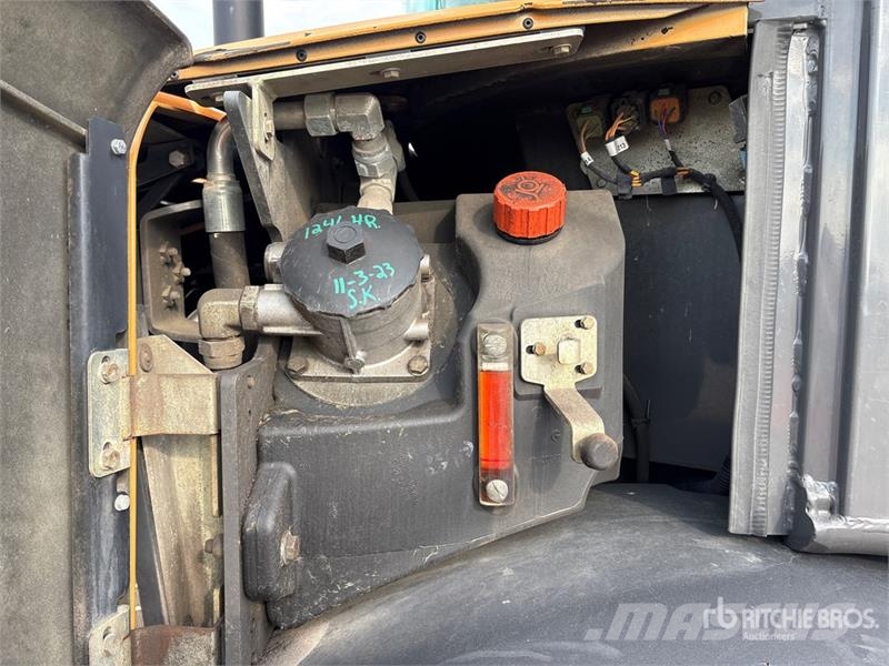 CASE 321F Radlader