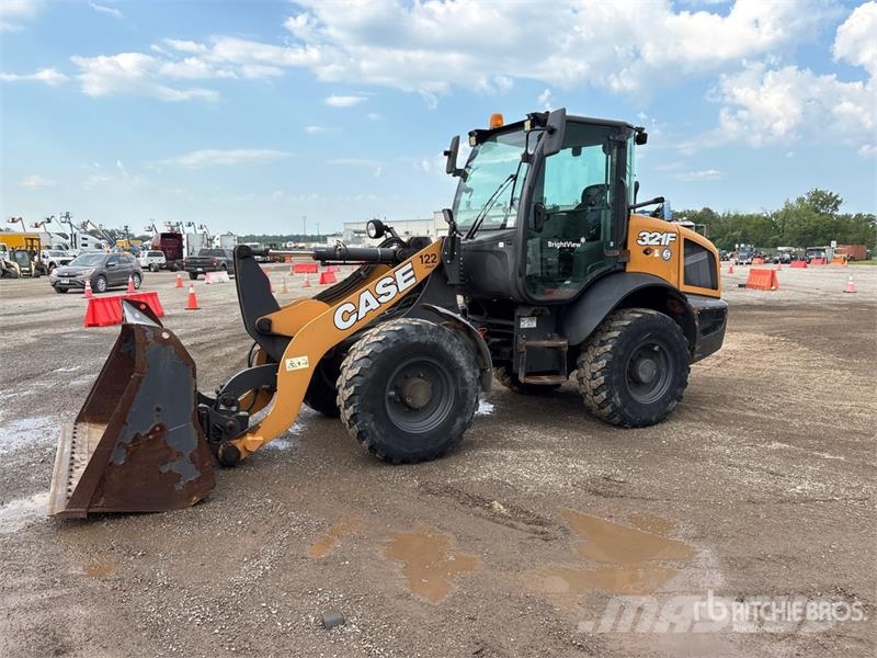 CASE 321F Radlader
