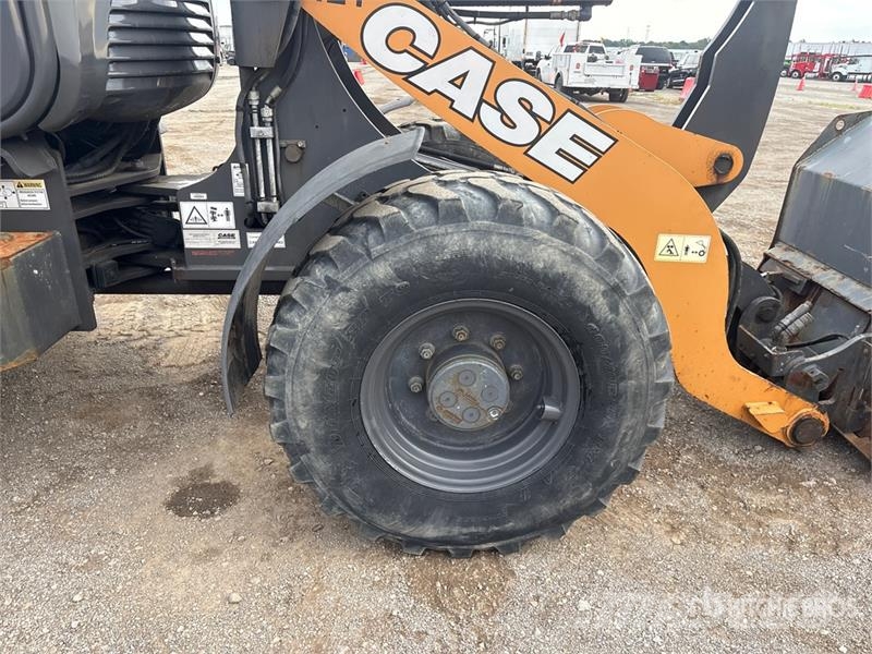 CASE 321F Kolesni nakladalci