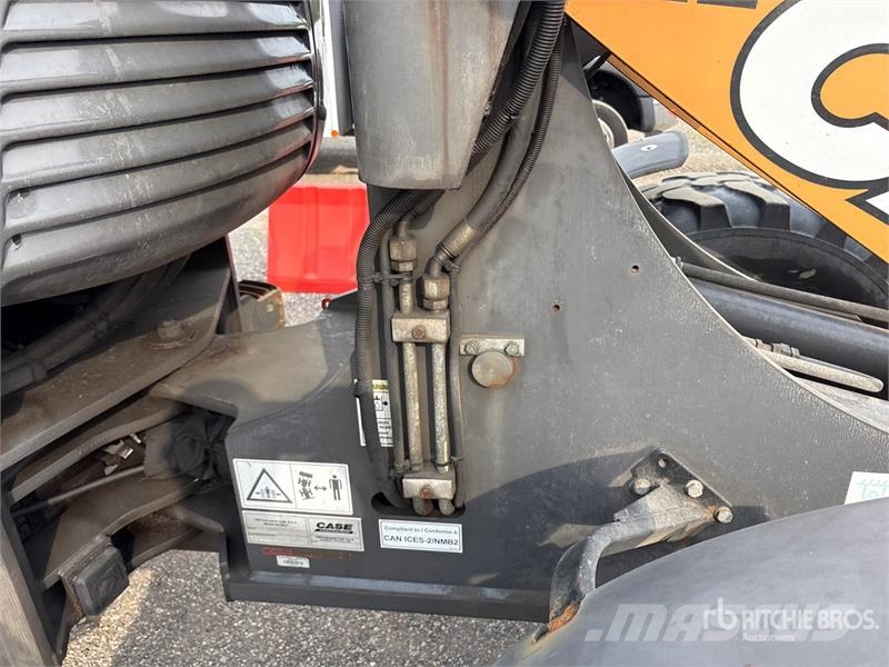 CASE 321F Radlader