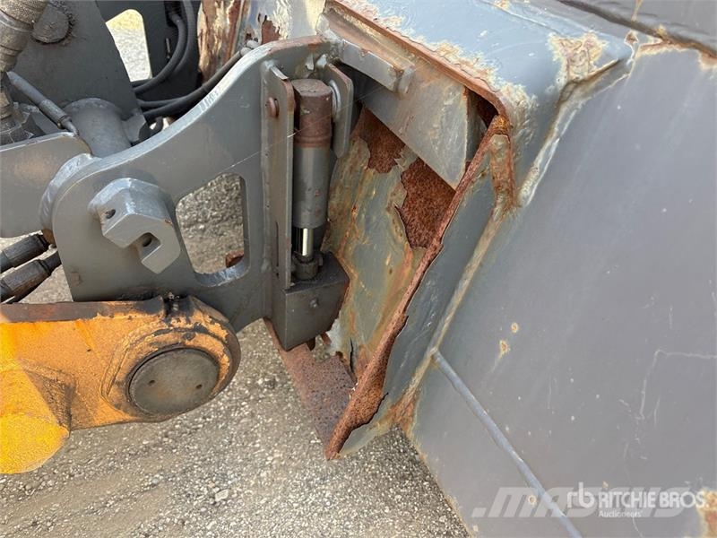 CASE 321F Radlader