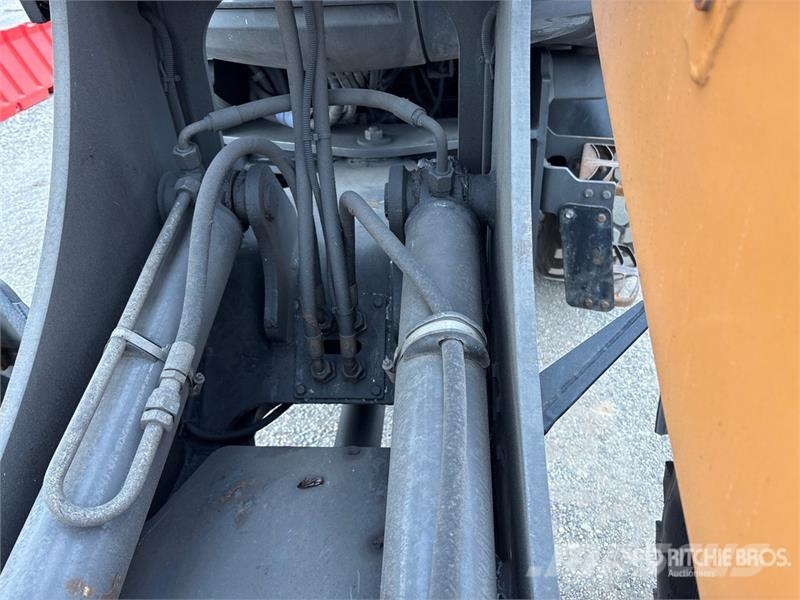 CASE 321F Radlader