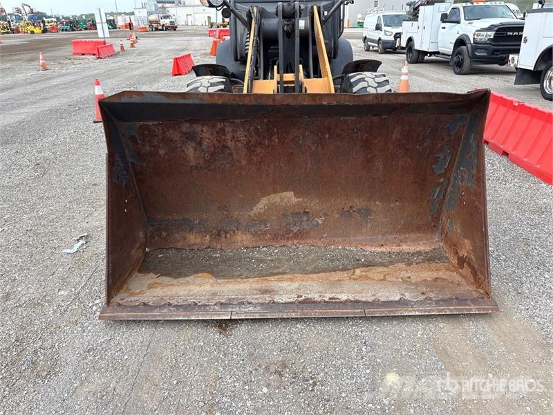 CASE 321F Radlader