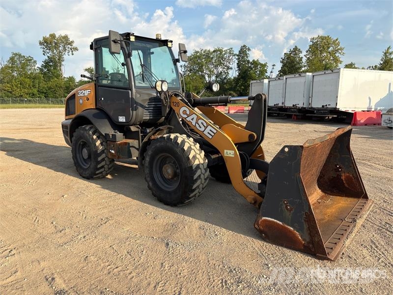 CASE 321F Radlader