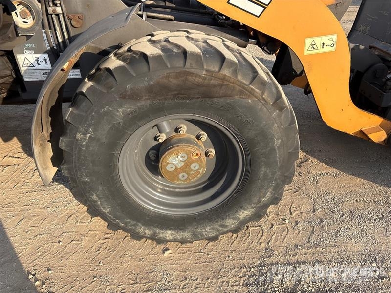CASE 321F Radlader