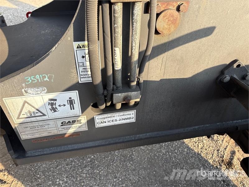 CASE 321F Radlader