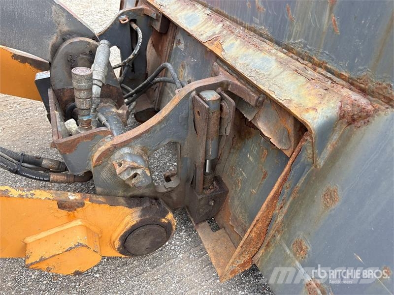 CASE 321F Radlader