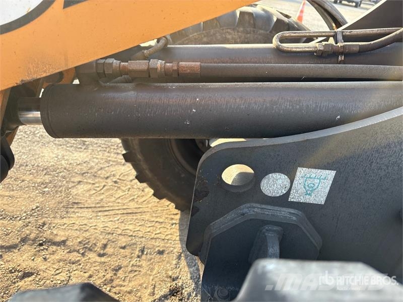 CASE 321F Radlader
