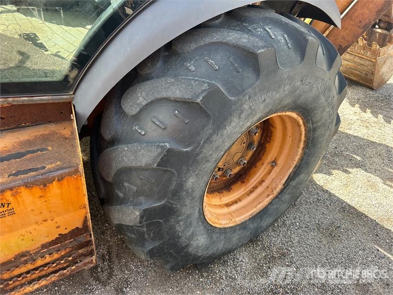 CASE 590 Super M Экскаваторы-погрузчики