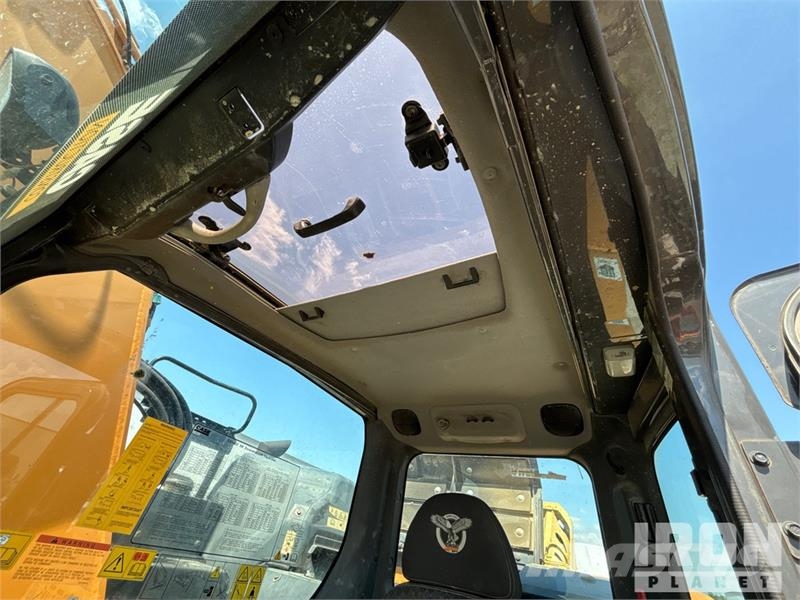 CASE CX145D SR Tracked Excavator Bagri goseničarji