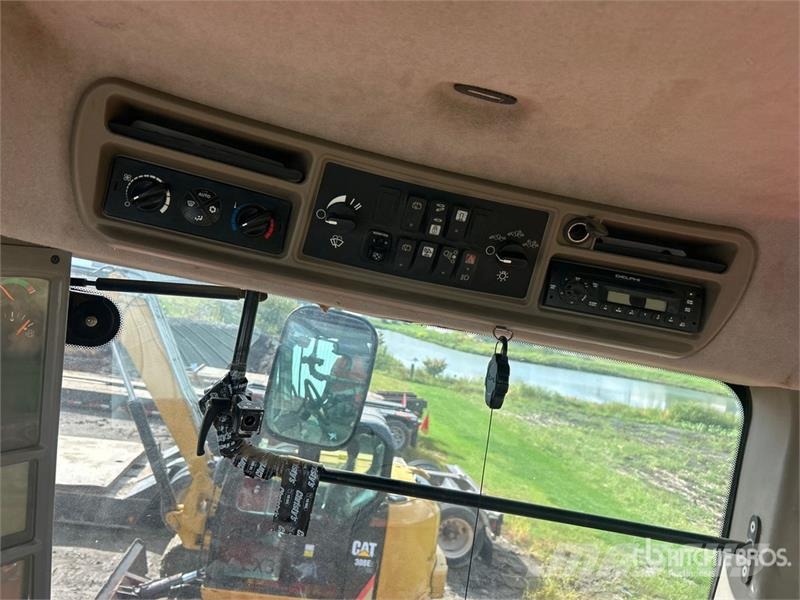 Case IH 580 Quadtrac Track Tractor (Inoperable) Трактори
