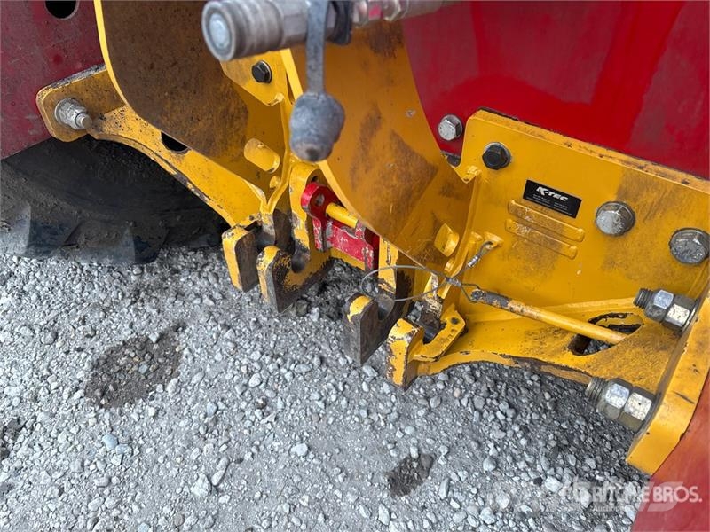 Case IH Steiger 645S Scraper Tractor Otros