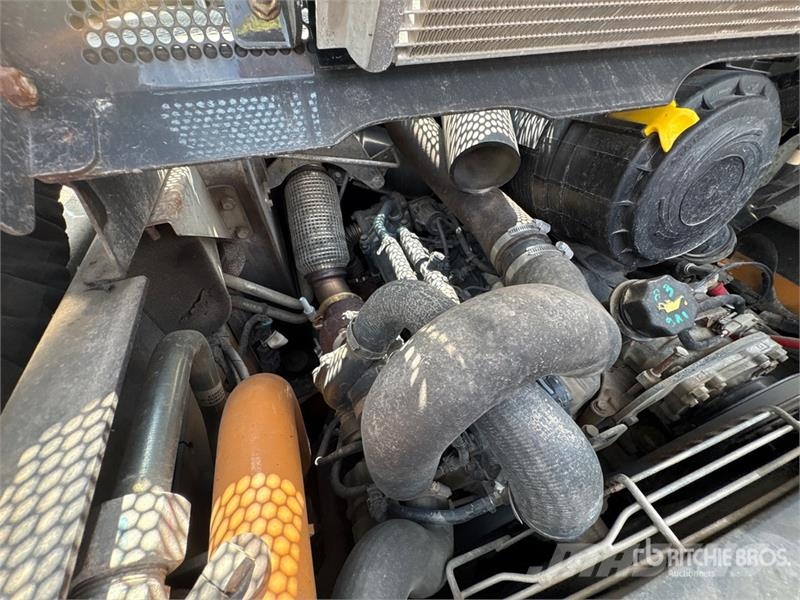 CASE SV280B Skid Steer Loader Šmykom riadené nakladače