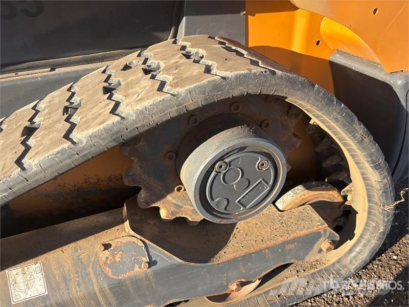 CASE TR270B Lietoti riteņu kompaktiekrāvēji