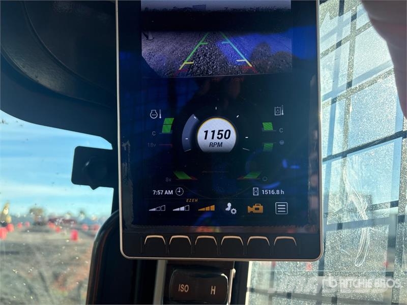 CASE TR270B Lietoti riteņu kompaktiekrāvēji