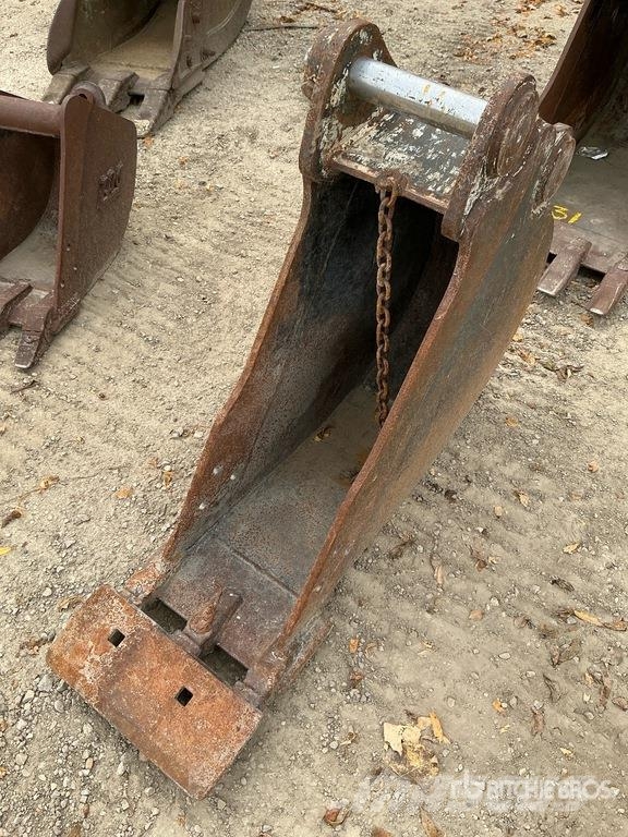 CAT 10 in Digging Excavator Bucket - Fits CAT Žlice